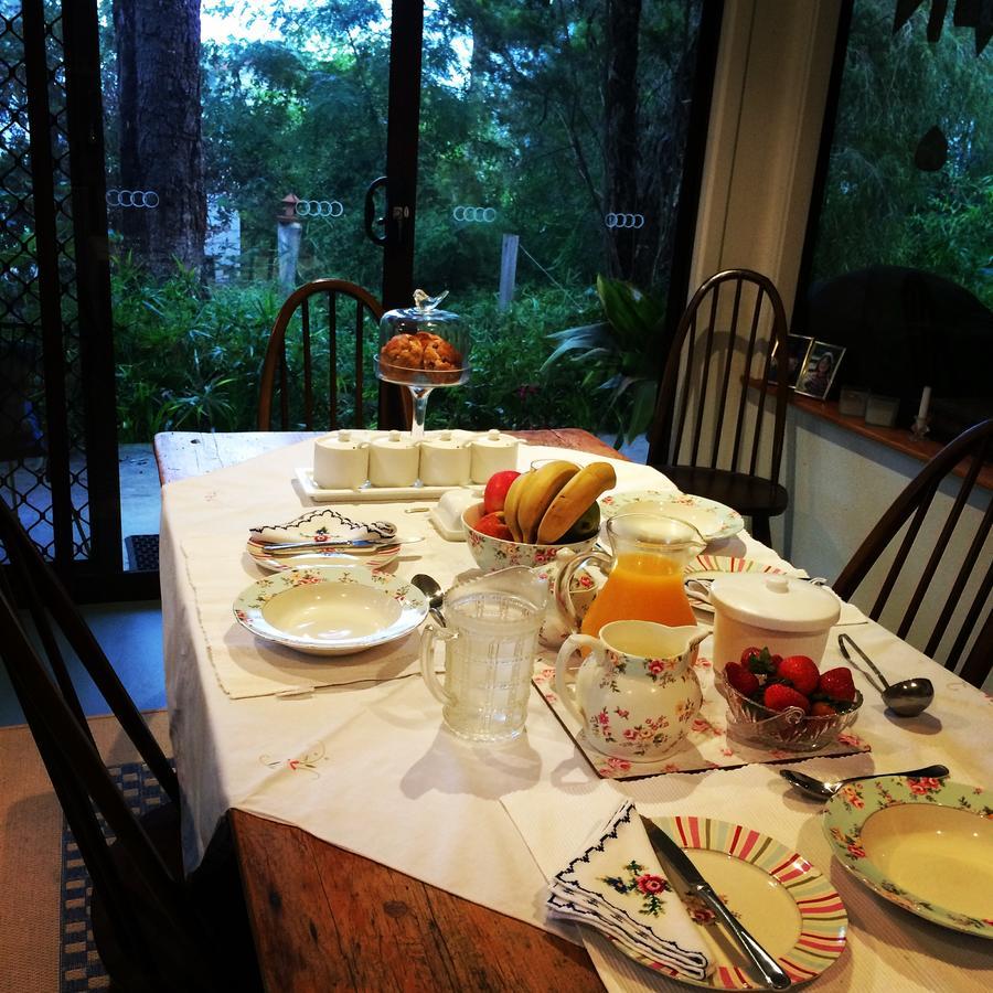 Whispering Pines Bed And Breakfast Collie Екстериор снимка