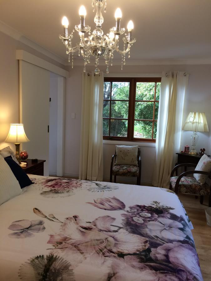 Whispering Pines Bed And Breakfast Collie Екстериор снимка